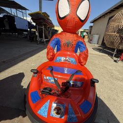 Marvel Spidey ImaginAir 6V Ride-On Bumper Car with Inflatable Character