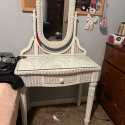 Vintage Wicker Vantiy With Glass Top