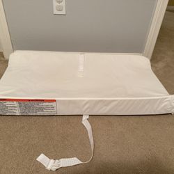 Diaper Changing Pad - Munchkin Secure Grip With 2 Covers 