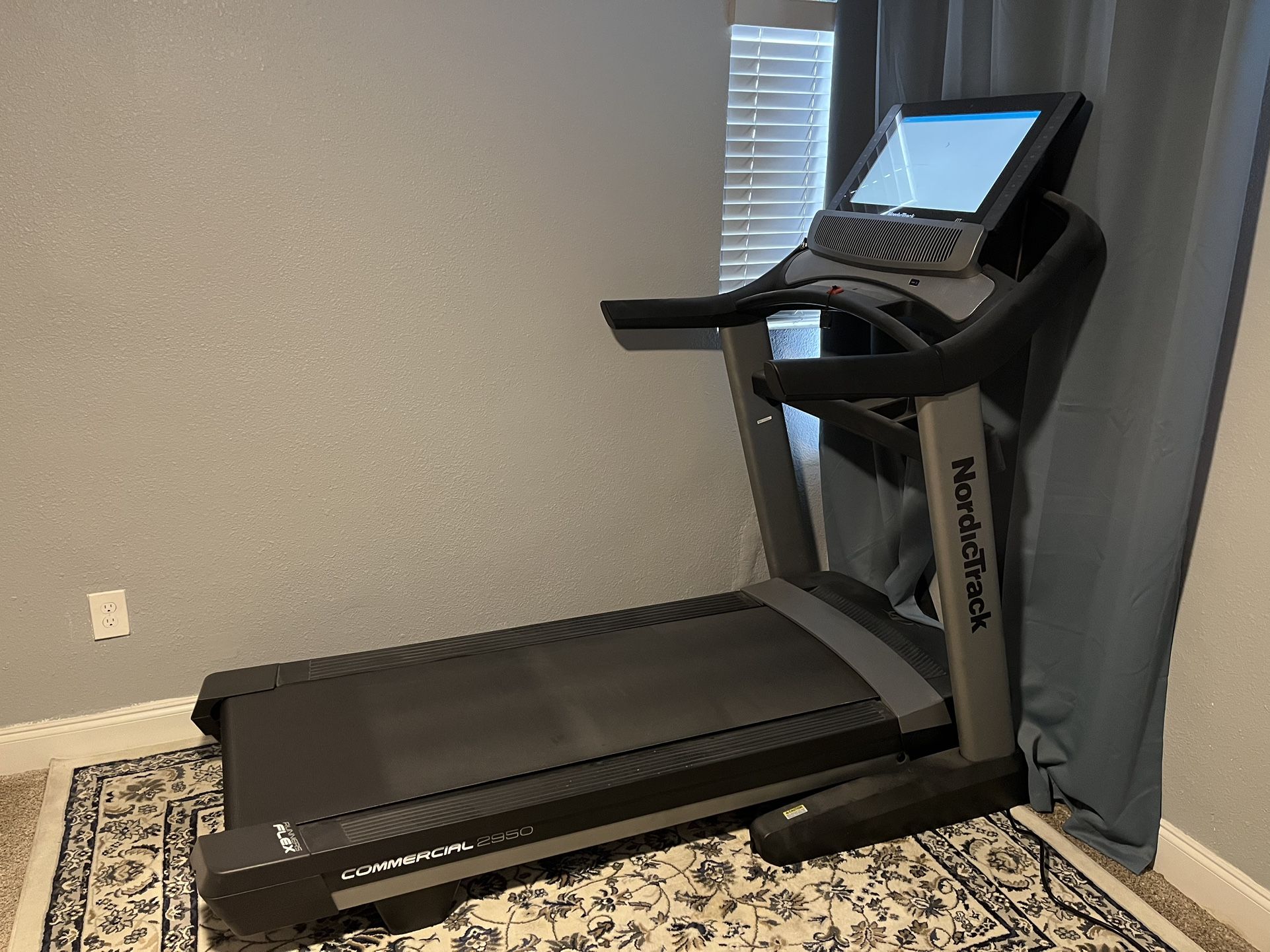 Nordictrack Commercial Treadmill 2950