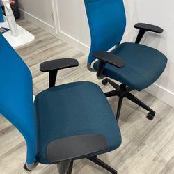 Title: 6 Matching Blue Mesh Office Chairs – Recline + Height Adjust – Like New