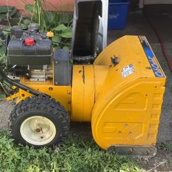 Cub Cadet Snow Blower 930 SWE