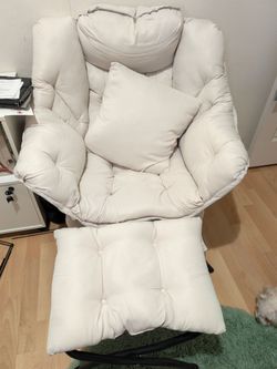 Lounge reading chair