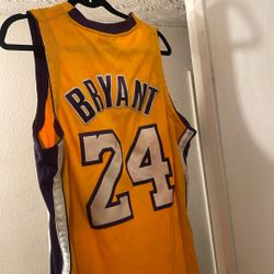 Vintage Mitchell And NESS (08-09) Kobe Bryant Jersey 