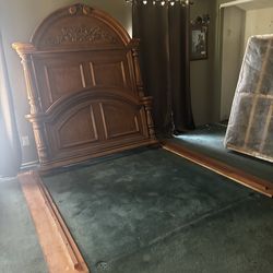 Queen size Bedroom set