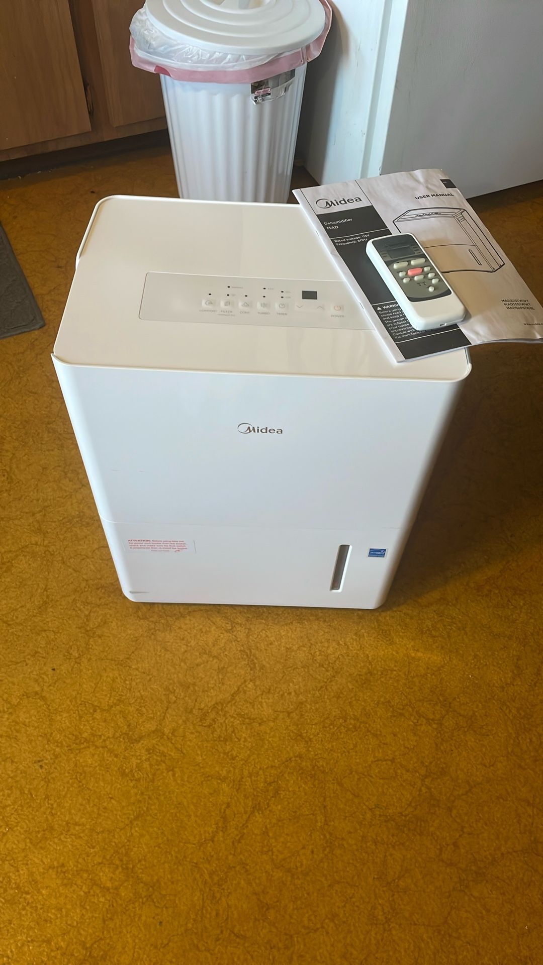 22 Pint Dehumidifier in excellent condition