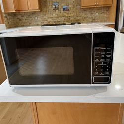 Microwave Like New