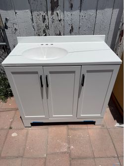 Bathroom vanity sink