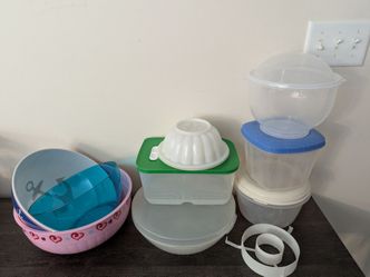 Lot of Food Serving and Plastic Food Storage Containers