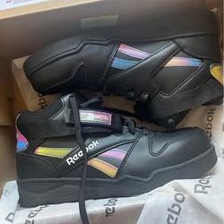Women’s Size 9 Reebok High Top Sneakers