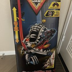 Monster Jam ThunderROARus Drop Play Set