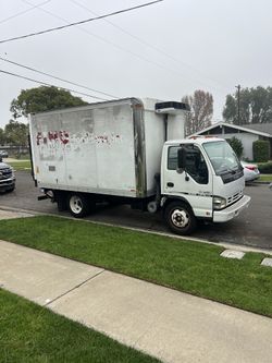 2007 Isuzu Box Truck Refrigerated