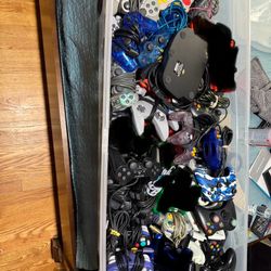 video game controllers $20 each (Genesis,NES,N64,PS1,PS2,PS3,Xbox,xbox 360) 