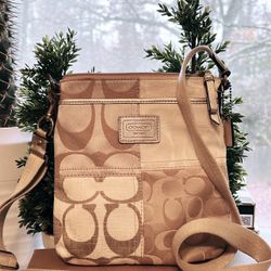 Coach crossbody purse 