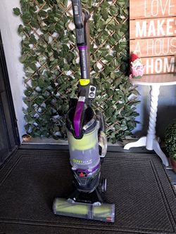 Bissell vacume cleaner works good