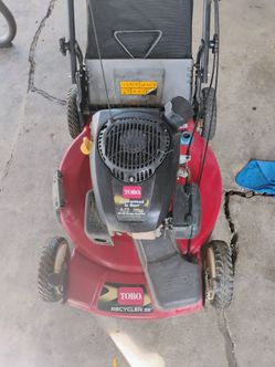 SELF PROPPED TORO MOWER