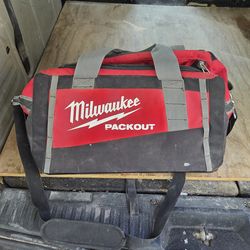 Milwaukee pack out bag