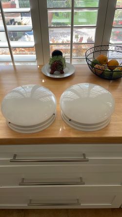 Ceiling light fixtures