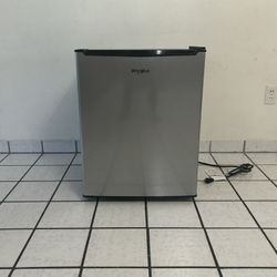 Whirlpool Mini Fridge 2.7 