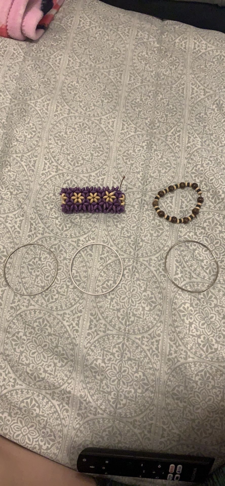 5 Bracelets