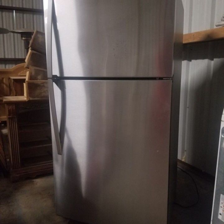 Beautiful Stainless Steel Whirlpool Refrigerator