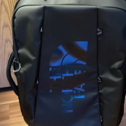The North Face Black Base Camp Rolling Thunder 22” Luggage Bag BRAND NEW!