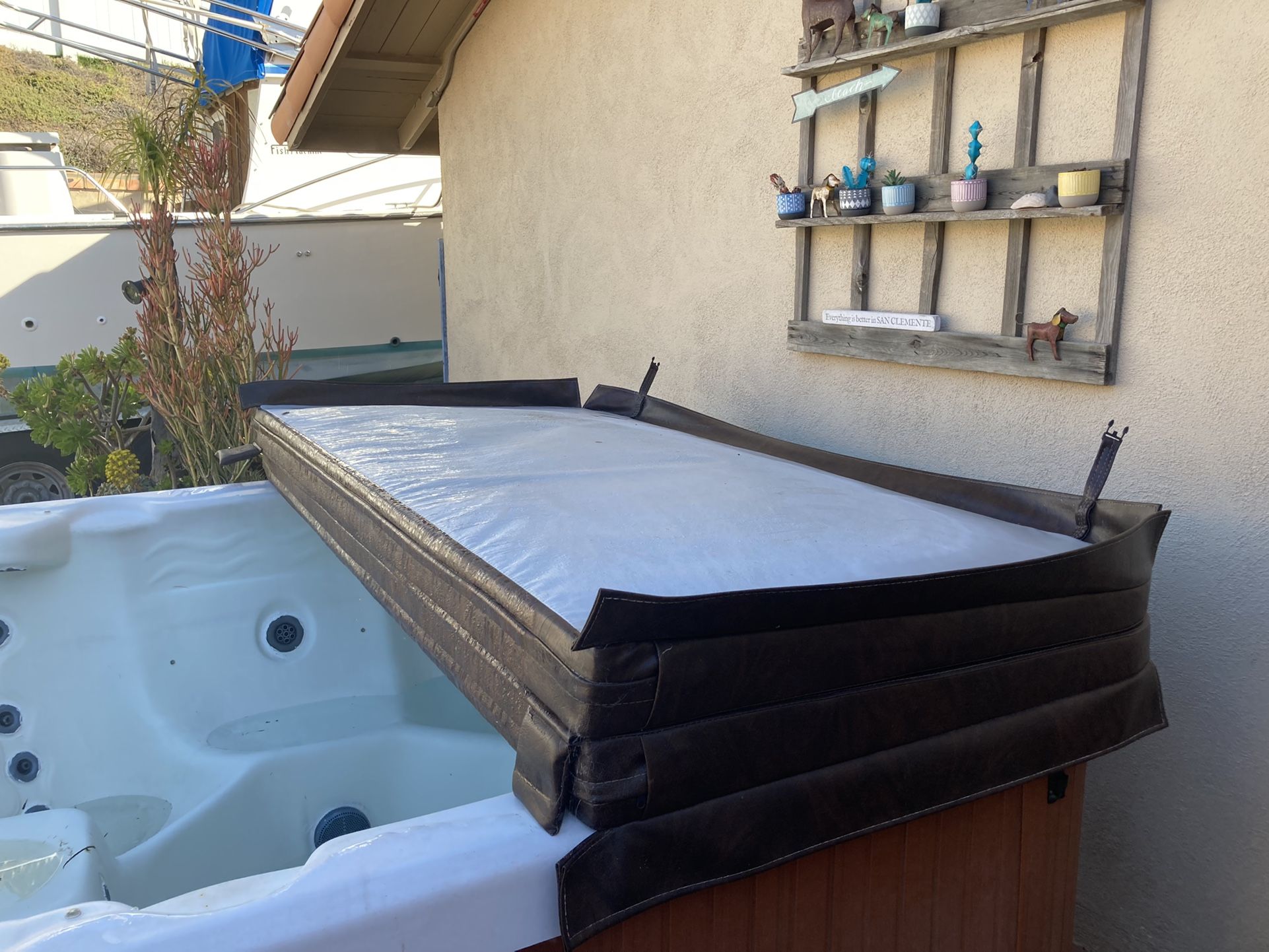 Jacuzzi/spa cover