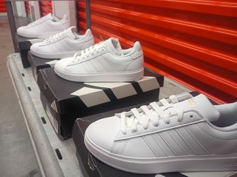 Cloud foam Adidas NOT FREE READ DESCRIPTION