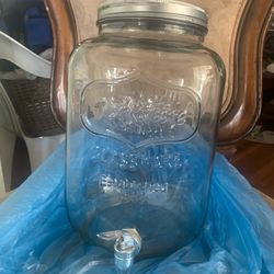 Yorkshire Beverage dispenser 8 liters/ 2.1 gallons