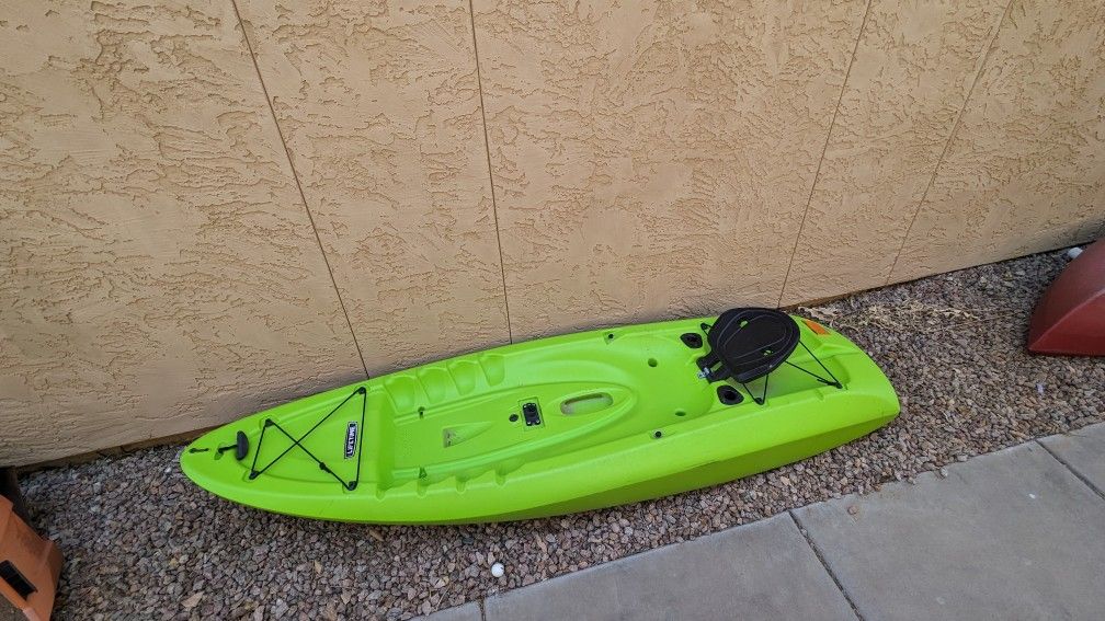 Lifetime Hydros Angler 85 Fishing Kayak (PADDLE INCLUDED)