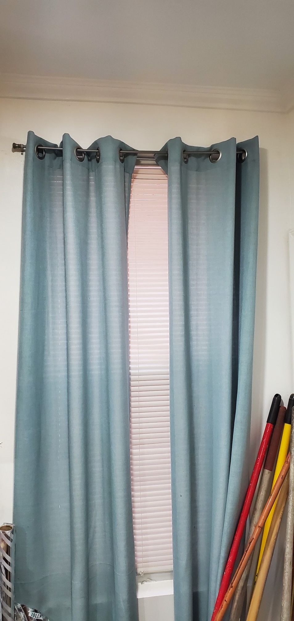 Drapes/Curtains