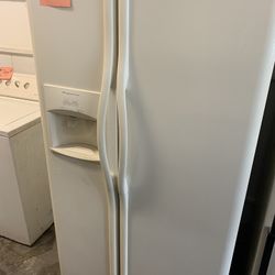 Frigidaire  Side By Side Refrigerator  Excellent  . Warranty  . Delivery Available . 2203 Fowler St. 33901