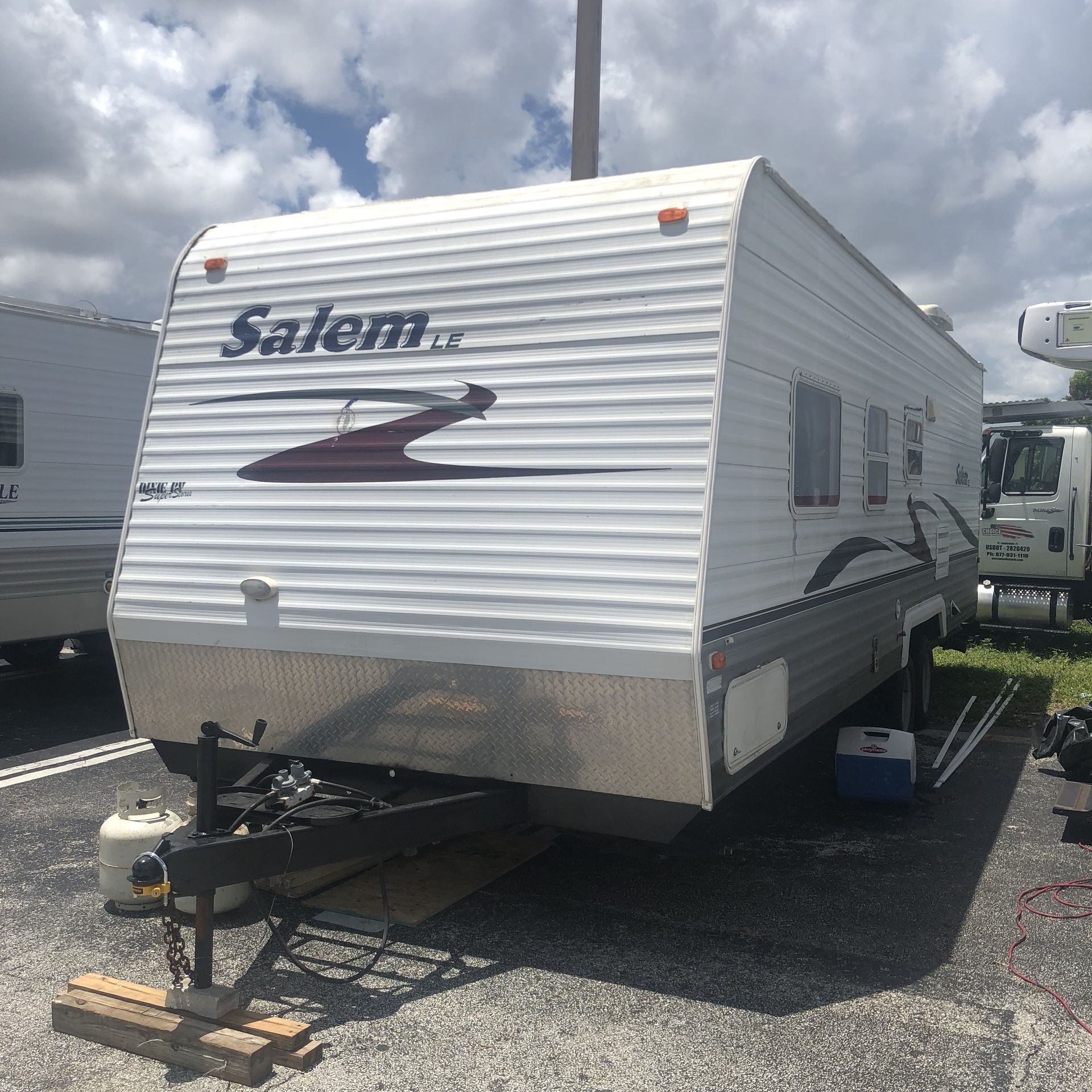 Salem LE 2006 27 FT with bunk beds 4900.. for Sale in Aventura, FL