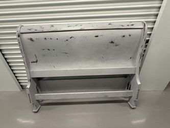 Queen size sliegh bed