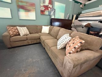 Sectional Sofa 🛋️  $490