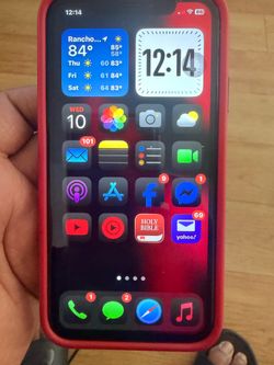 iPhone XR 128 gigs