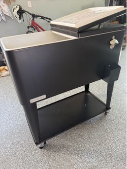 Party cooler outdoor cooler with wheels