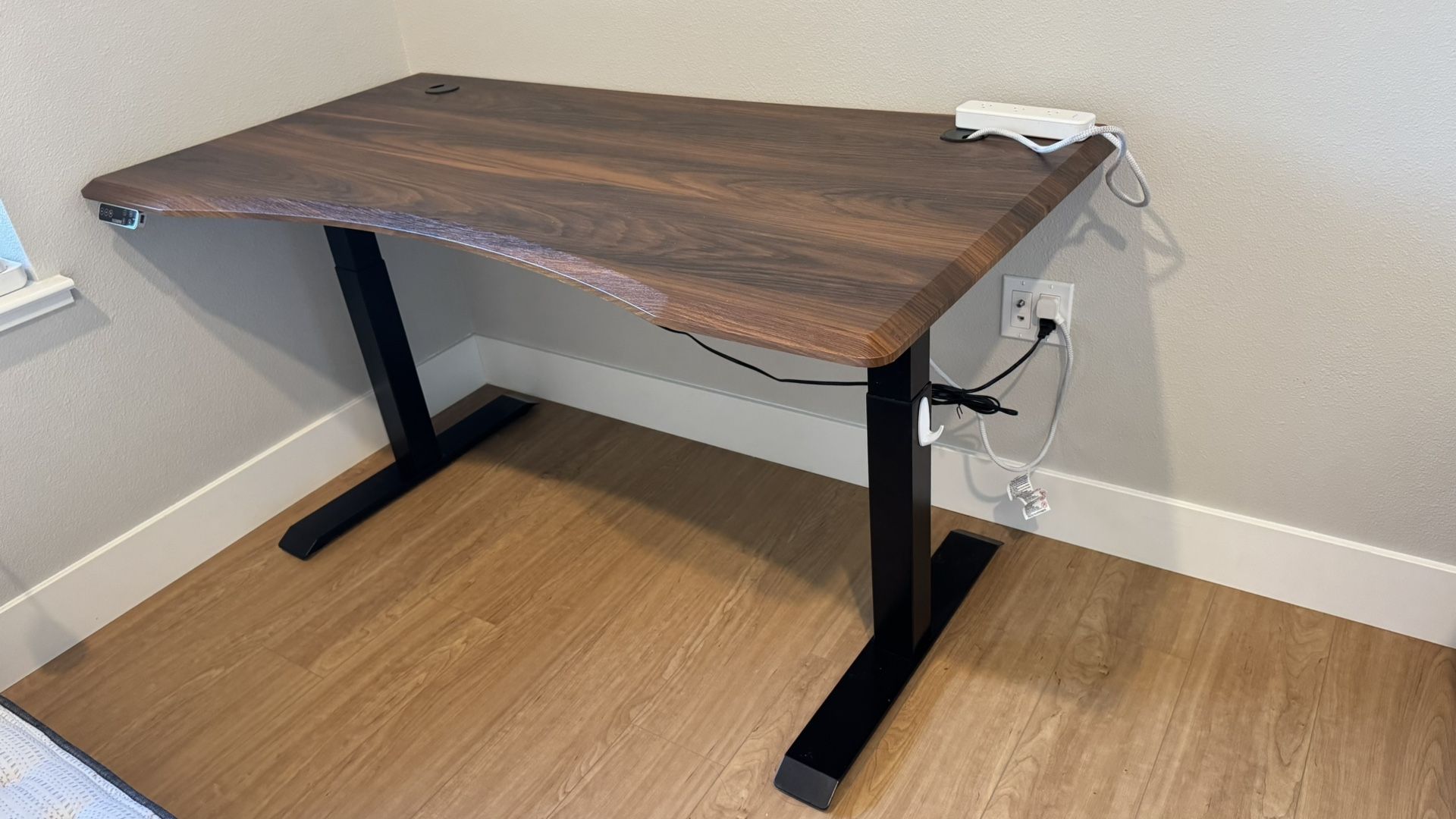 60” long flexispot standing desk