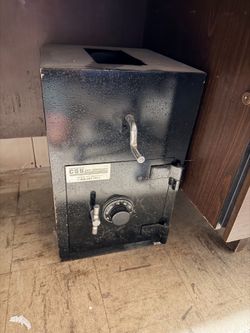 Commercial safe with turn style cash drop