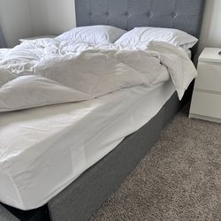 Queen Platform Bed Frame with 4 Storage Drawers