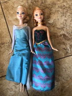 Disney barbies and dolls set