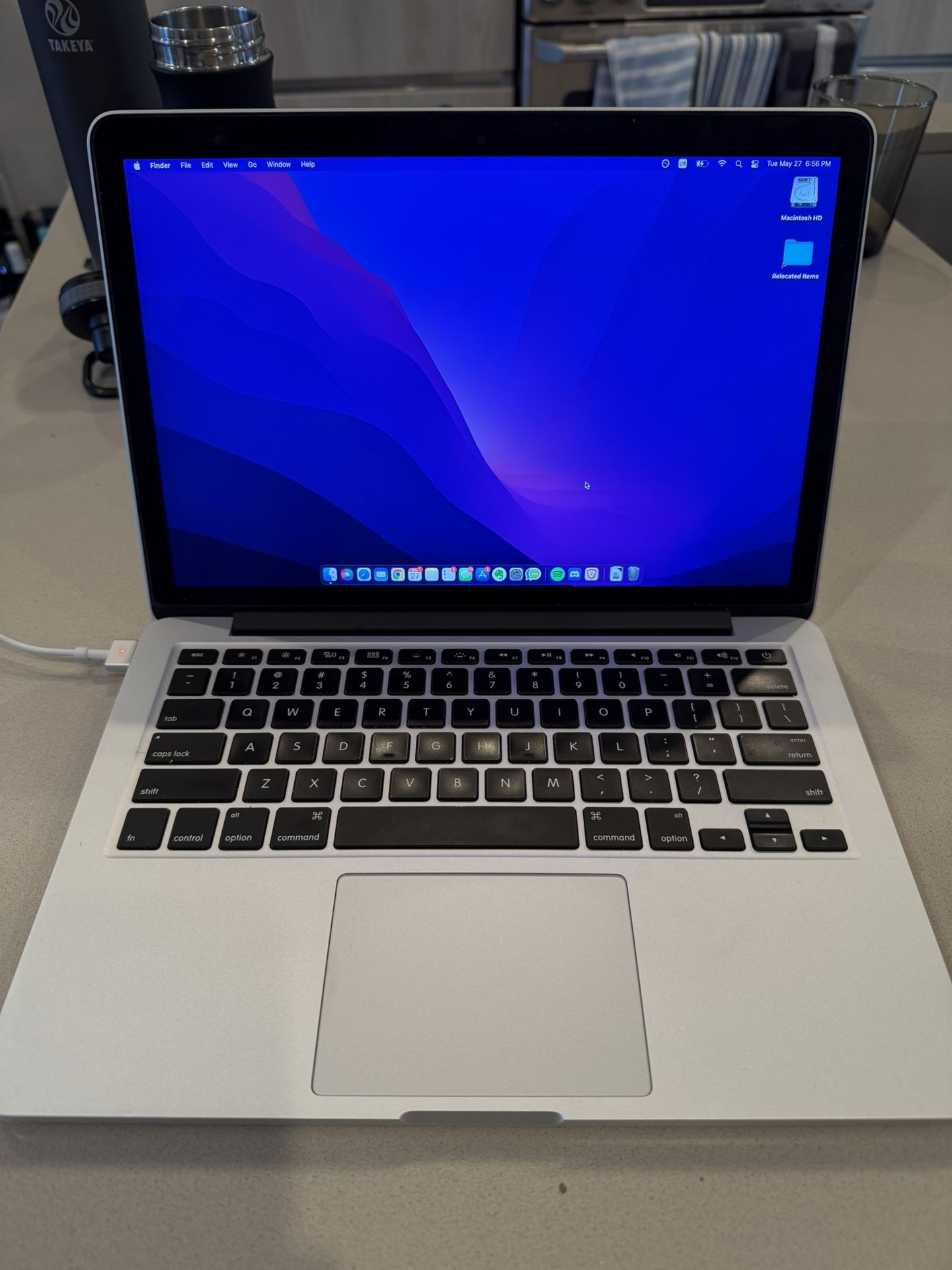 MacBook Pro 13” (Early 2015) i7/16GB/256GB – Excellent Condition, Low Cycles, Original Charger