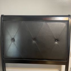 4 PIECE TWIN BED SET (SCREWS INCLUDED)