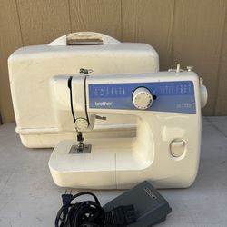 Brother LS-2125 Stitch Function Basic Sewing& Mending Machine W Case/Pedal Works