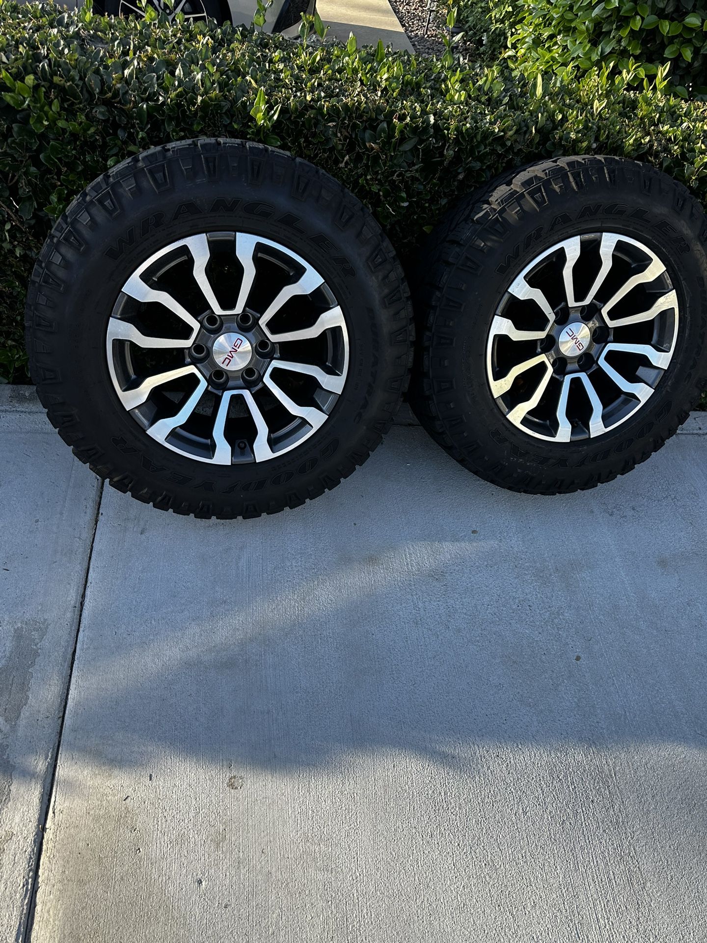 GMC Sierra Wheels & Tires