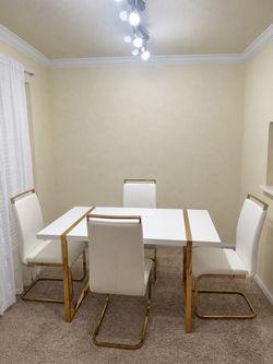 Modern Dining Table Set with 4 Chairs