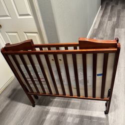 Portable Crib 