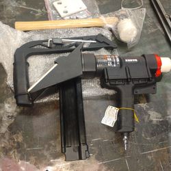 New Flooring Nail Stapler.    Banks