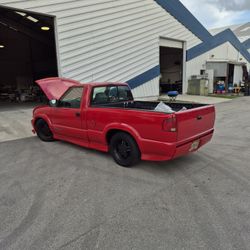 2000 CHEVROLET S 10 REGULAR CAB SHORT BED $4000.00
