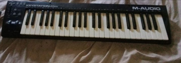 Piano keyboard